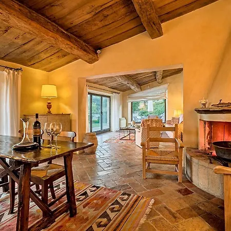 La Mita Sleeps 26 With Pool And Air Con *